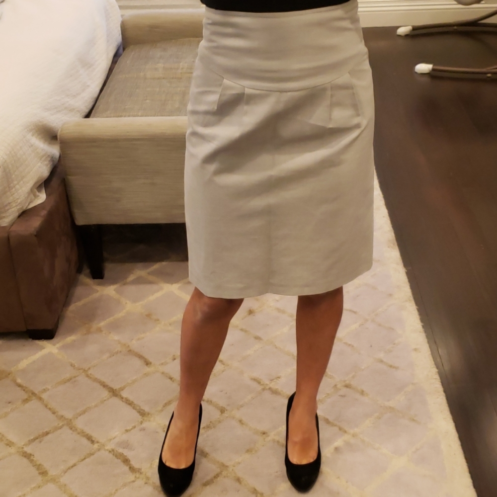 WOMEN'S H&M LIGHT BLUE SKIRT